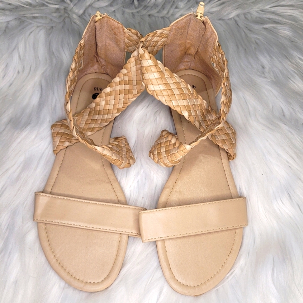 Chatties Tan Sandals Size 9/10